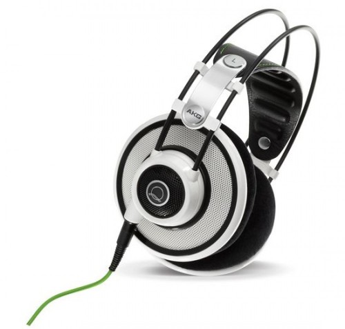 akg1.jpg
